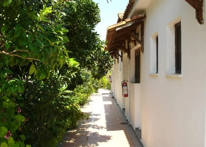 ilias appartements tsaprounis